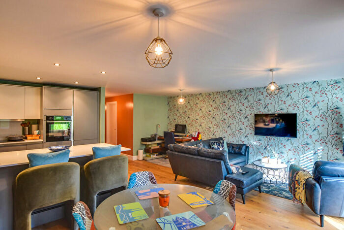 2 Bedroom Apartment To Rent In Lees Close, Thaxted, CM6