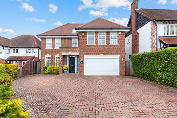 5 Bedroom Detached House To Rent In Hartsbourne Road, Bushey Heath, WD23