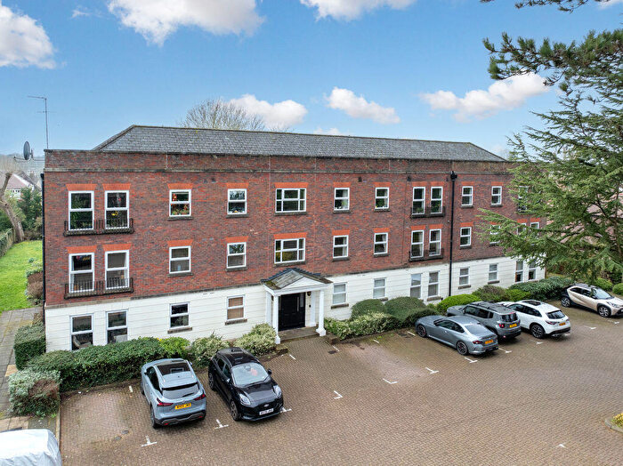 2 Bedroom Flat For Sale In London Road, St. Albans, AL1