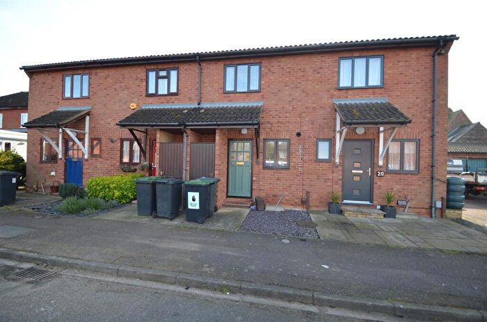 3 Bedroom Terraced House To Rent In Old Station Way, Shefford, Beds, SG17