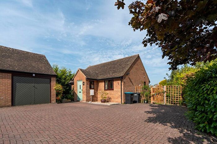 2 Bedroom Detached Bungalow For Sale In Heath Lane, Bladon, OX20