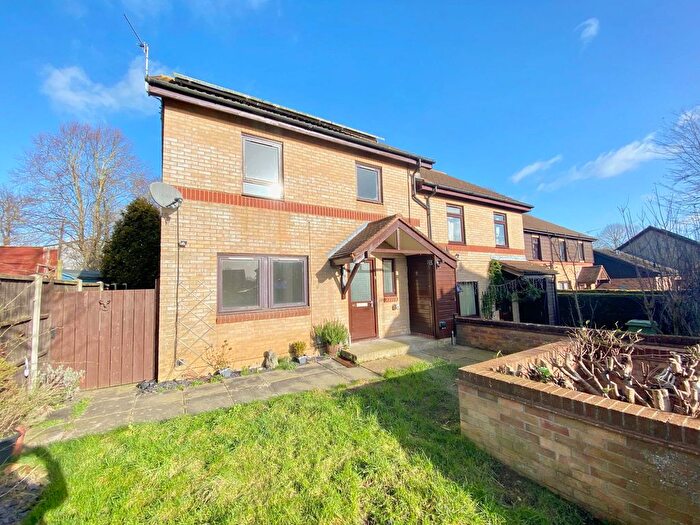 3 Bedroom Semi-Detached House To Rent In Tottington Close, Norwich, NR5