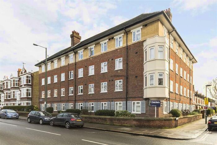 3 Bedroom Flat To Rent In Mortlake High Street, London, SW14