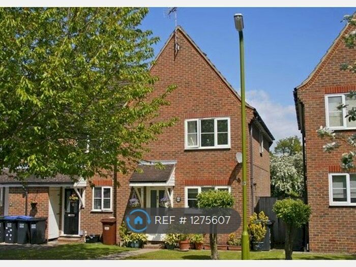 3 Bedroom End Of Terrace House To Rent In Salmon Close, Welwyn Garden City AL7