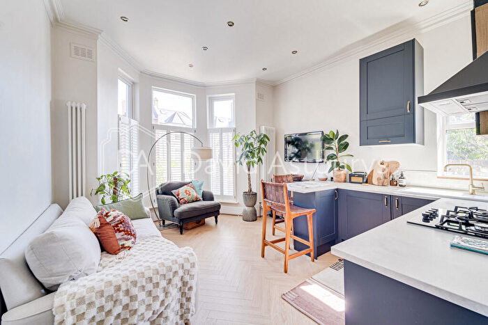 1 Bedroom Apartment To Rent In Ferme Park Road, Crouch End, London, N4