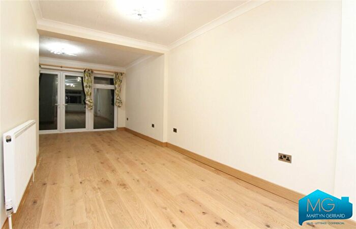 5 Bedroom Semi-Detached House To Rent In Wickliffe Avenue, London, N3