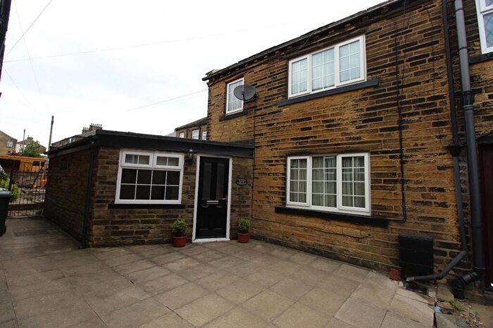 3 Bedroom House To Rent In Allerton Road, Allerton, Bradford, West Yorkshire, Uk, BD15