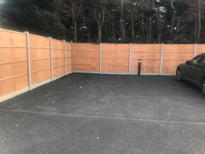 Garage / Parking To Rent In Pickford Lane, Bexleyheath, DA7