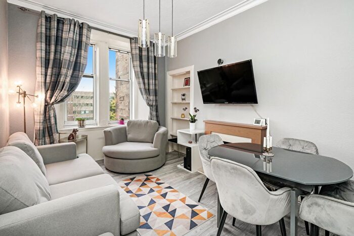 2 Bedroom Flat For Sale In / Hillend Place, Meadowbank, Edinburgh, EH8