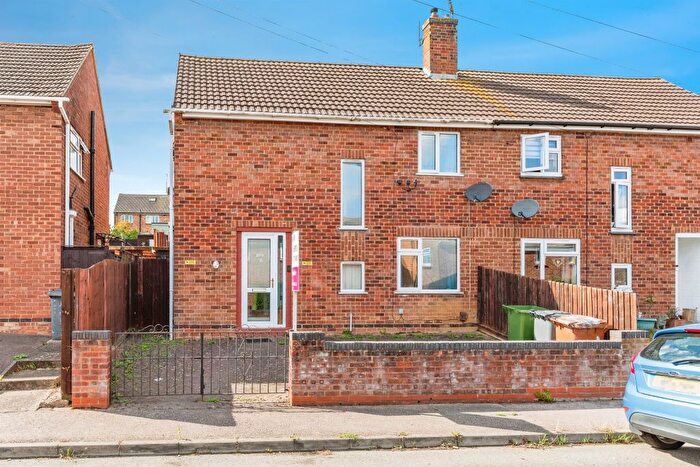 3 Bedroom Semi-Detached House For Sale In Kent Road, Wellingborough, NN8
