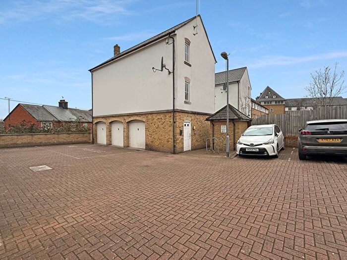 1 Bedroom Flat For Sale In Wickham Crescent, Braintree, CM7