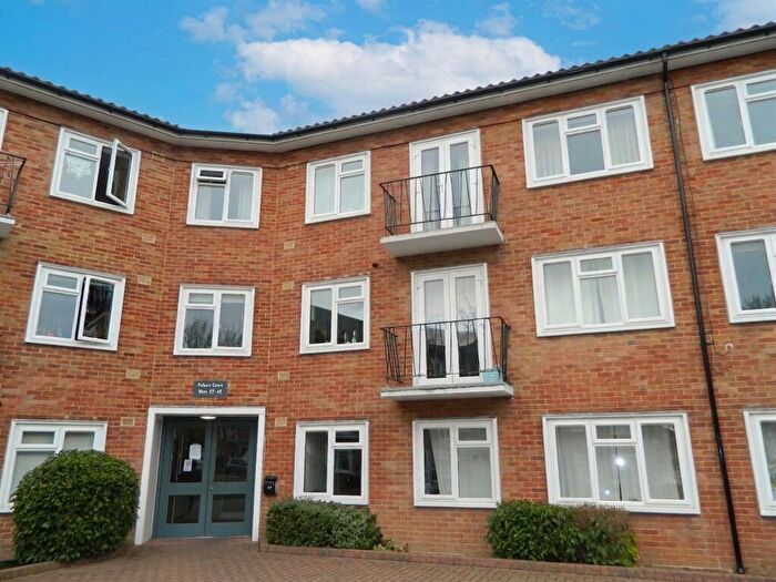 1 Bedroom Flat To Rent In Bishopric, Horsham, RH12