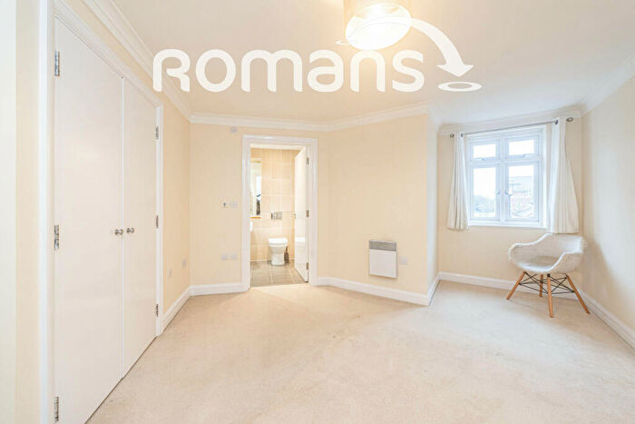 2 Bedroom Apartment To Rent In Gabriels Square, Lower Earley, RG6