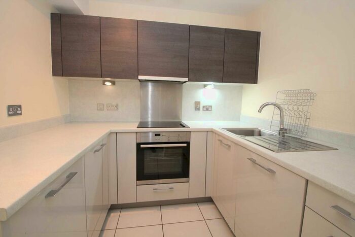 2 Bedroom Flat To Rent In Kd Tower, Town Centre, HP1