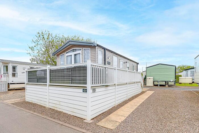 2 Bedroom Mobile Home For Sale In Tiddington Road, Stratford Upon Avon, CV37