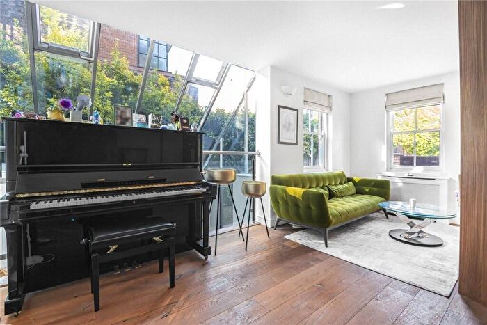 4 Bedroom End Of Terrace House To Rent In Platts Lane, Hampstead, NW3