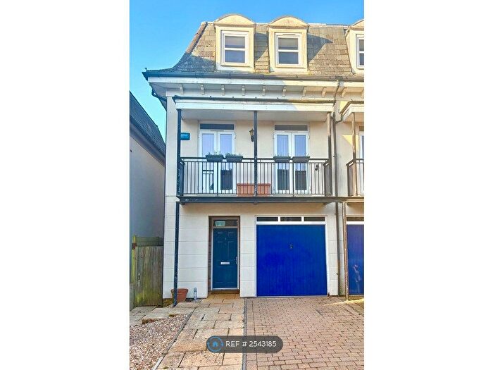 4 Bedroom Semi Detached House To Rent In Exchange Mews, Tunbridge Wells, TN4