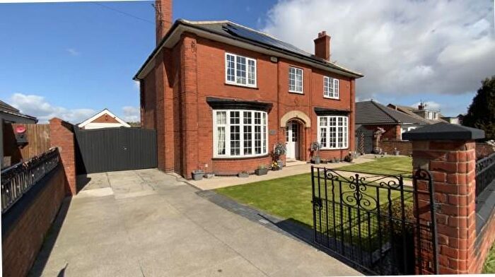 6 Bedroom Detached House For Sale In Woad Lane, Great Coates, Grimsby, DN37