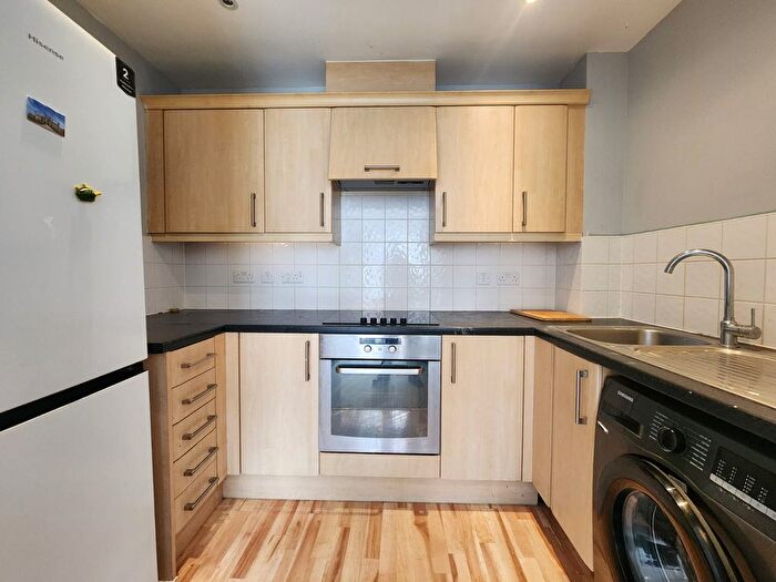 2 Bedroom Flat To Rent In Wooldridge Close, Feltham, TW14