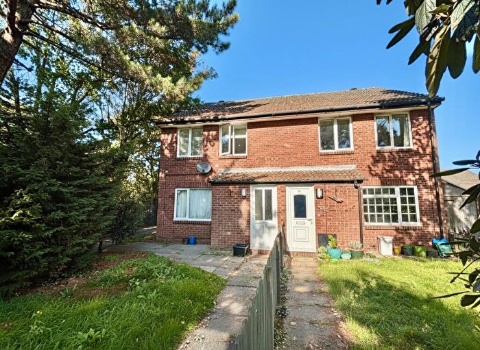 1 Bedroom Maisonette To Rent In Bembridge, Netley Abbey, SO31