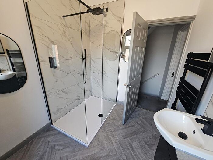 4 Bedroom Semi-Detached House To Rent In Quarry Mount Street, Leeds, LS6