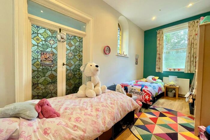 3 Bedroom Apartment For Sale In West Cliff Road, West Cliff, Bournemouth, BH4