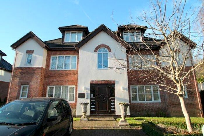 1 Bedroom Flat To Rent In Hornchurch Hill, Whyteleafe, CR3