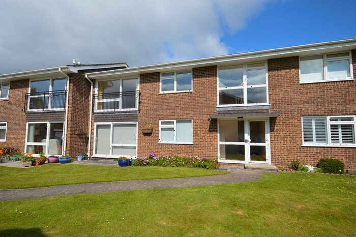 2 Bedroom Flat To Rent In Jays Court, Montagu Road, Highcliffe, Christchurch, Dorset, BH23