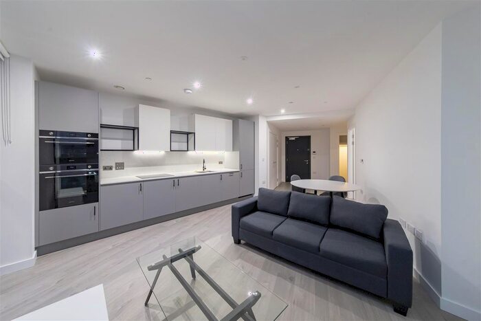 1 Bedroom Flat To Rent In Willowbrook House, Coster Avenue, Hackney, N4