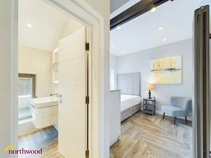 Studio To Rent In Calthorpe Street, Banbury, OX16