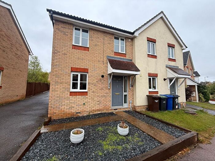 3 Bedroom Semi Detached House For Sale In Monarch Close, Haverhill, CB9
