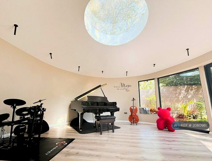 4 Bedroom Detached House To Rent In Rouse Gardens, London, SE21