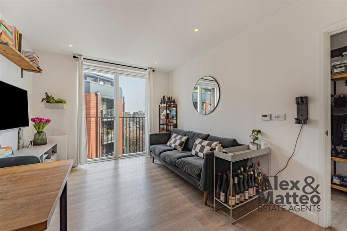 1 Bedroom Flat For Sale In Varcoe Road, Bermondsey, SE16