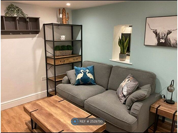 1 Bedroom Flat To Rent In Avondale Road, London, SW19