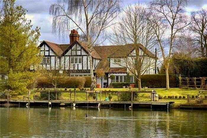 4 Bedroom Semi-Detached House To Rent In Frogmill, Hurley, Maidenhead, Berkshire, SL6