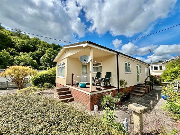 2 Bedroom Mobile/park Home For Sale In Railway Road, Cinderford, GL14