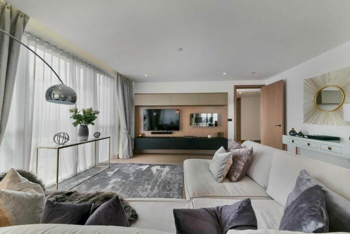 3 Bedroom Flat To Rent In Merino Gardens, Shadwell, E1W