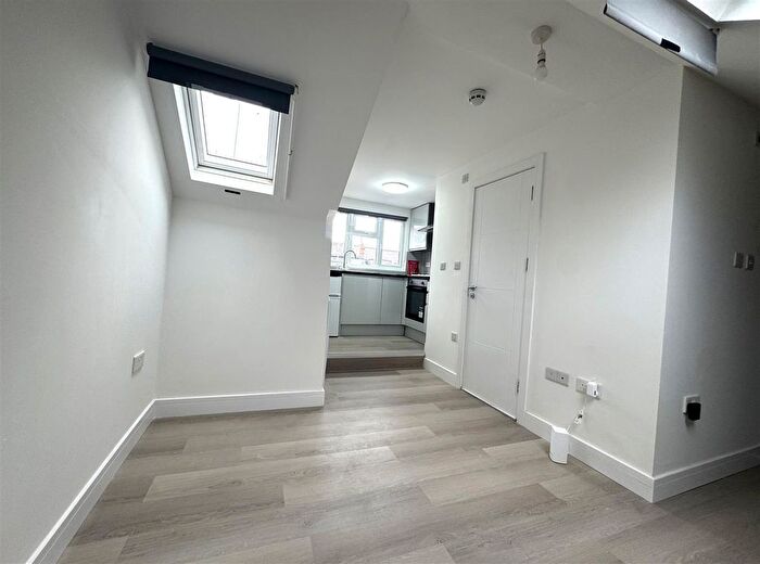 Studio To Rent In Howard Road, London, NW2