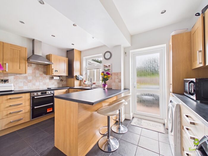 4 Bedroom Semi-Detached House For Sale In Berkeley Avenue, Bexleyheath, Kent, DA7