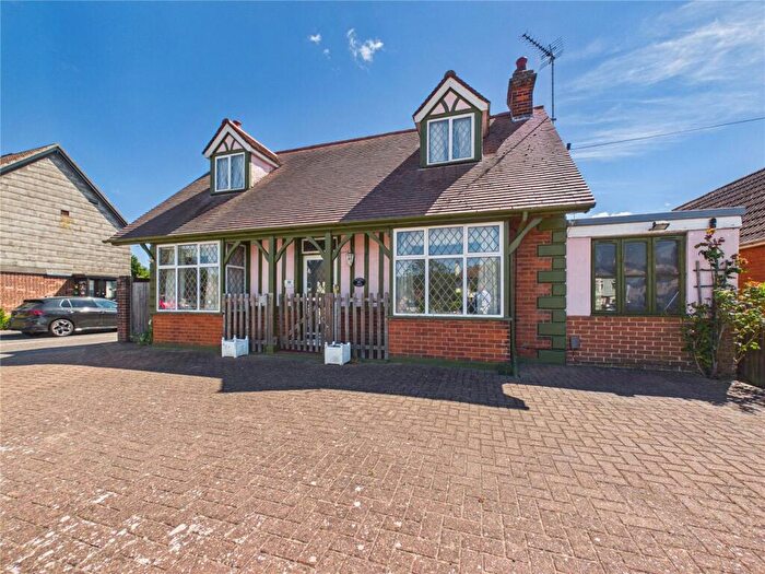 3 Bedroom Bungalow For Sale In Ipswich Road, Colchester, Essex, CO4