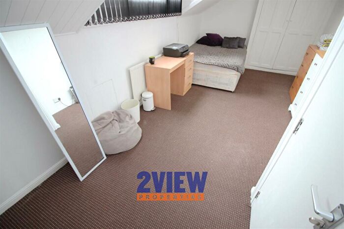 7 Bedroom House To Rent In Ash Grove, Hyde Park, Leeds, LS6