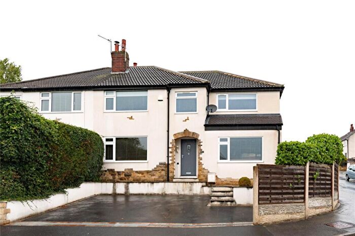 4 Bedroom Semi-Detached House For Sale In Victoria Close, Horsforth, Leeds, LS18