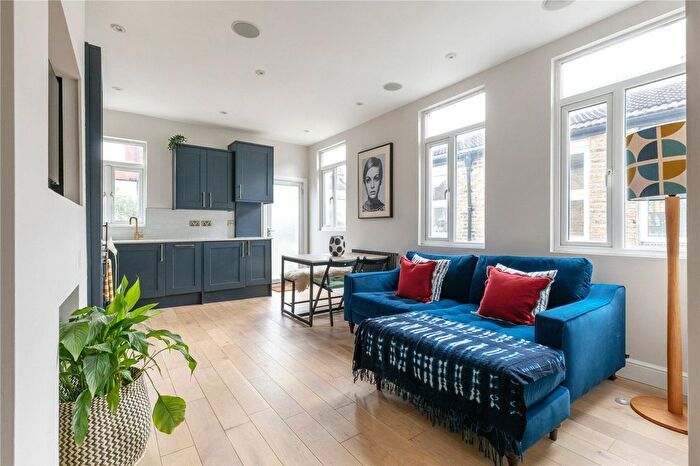 2 Bedroom Flat For Sale In Kettering Street, London, SW16