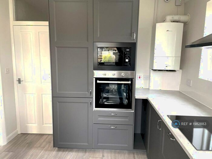 3 Bedroom Bungalow To Rent In Harbourfield Road, Banstead, SM7