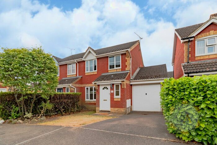 3 Bedroom Semi-Detached House To Rent In Whitby Close, Farnborough, GU14