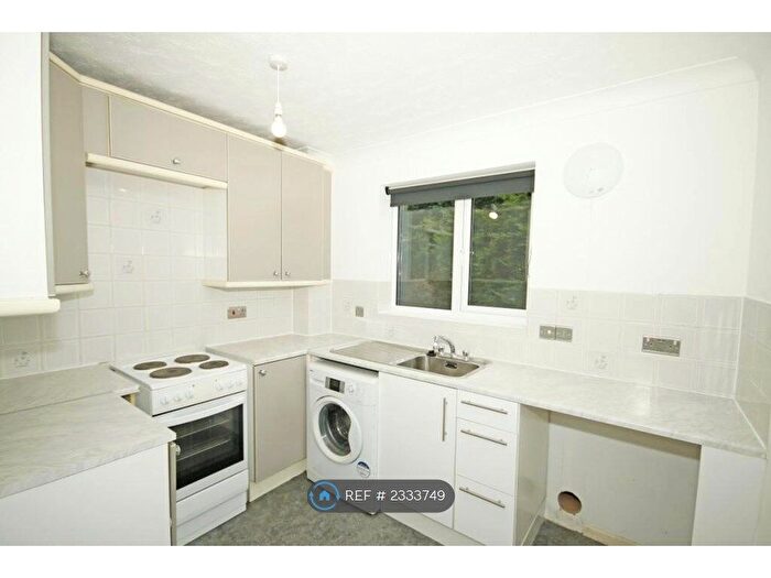 1 Bedroom Flat To Rent In Fallowfield, Sittingbourne, ME10