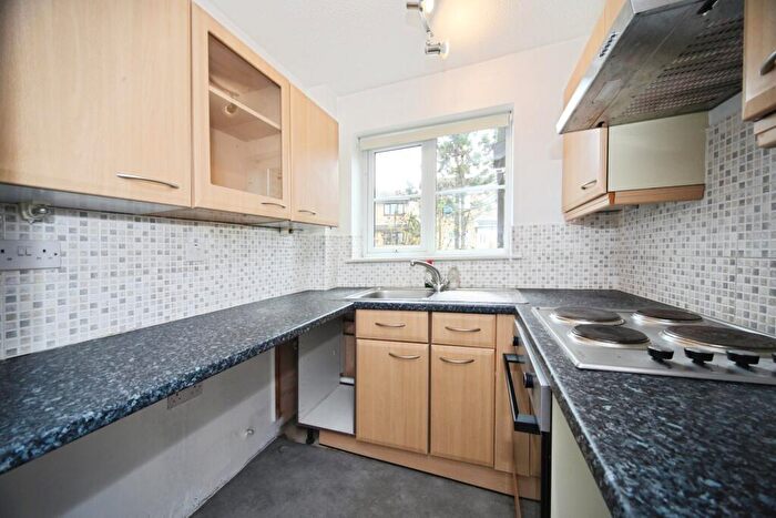 1 Bedroom Terraced House To Rent In Albury Close, Luton, LU3
