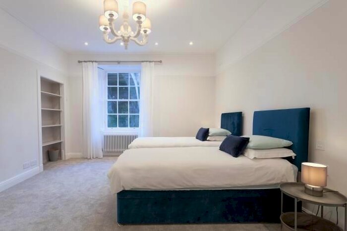 3 Bedroom Flat To Rent In Main Door Flat On Dundonald Street, New Town, Edinburgh, EH3