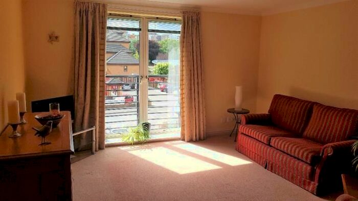 2 Bedroom Flat To Rent In Comely Bank, Edinburgh, EH4