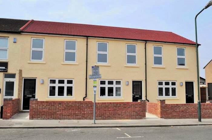 Flat To Rent In Lion Road, Bexleyheath, DA6